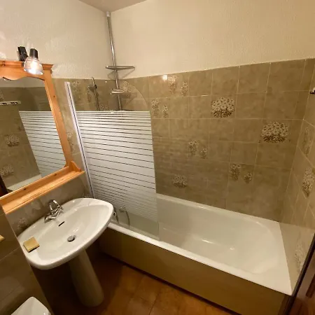 Familial Au Pied Des Pistes Avec Balcon, Parking Et Acceptant Les Animaux - Fr-1-692-58 *